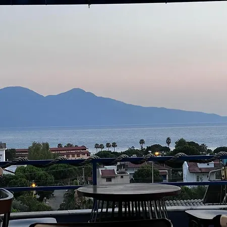 Ξενοδοχείο με διαμερίσματα Ada Blue Star Apart *